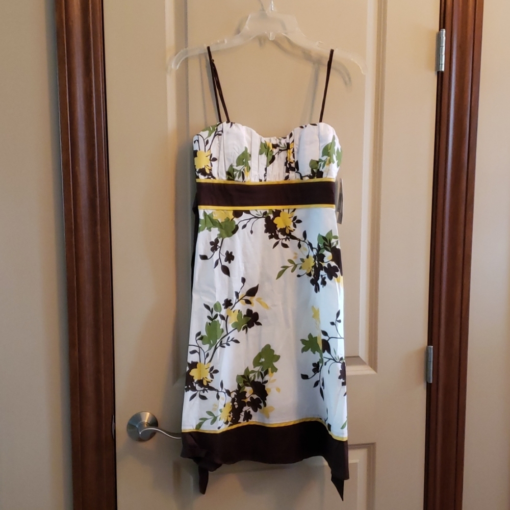 Size 11 NWT women's Speechless brown & white dress